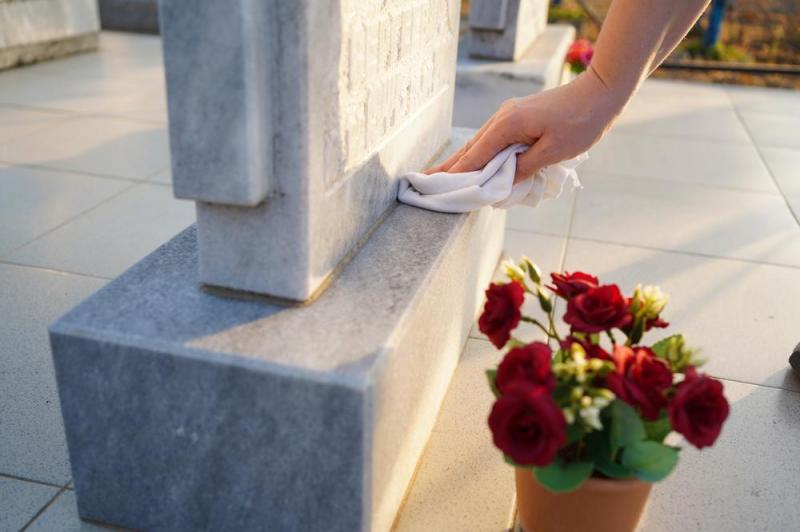 Pourquoi choisir un granit de qualit&eacute; sup&eacute;rieure pour un monument fun&eacute;raire durable ?